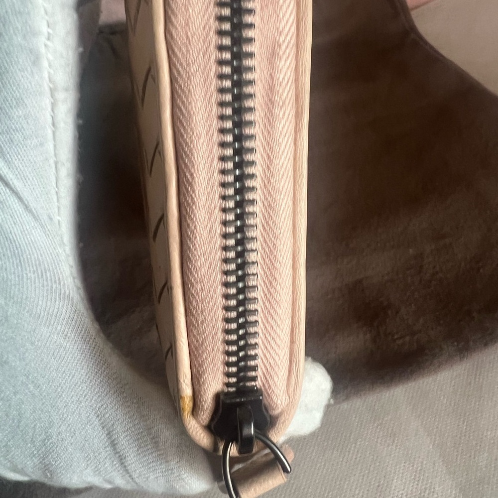 Bottega Veneta Nappa Intrecciato Zip Around wallet. - Picture 5 of 16